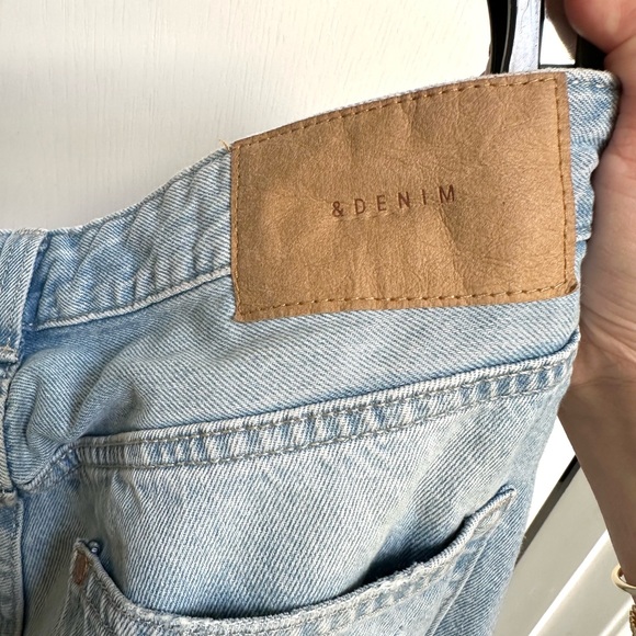 H&M Distressed Boyfriend Jeans Light Blue Cropped - Picture 7 of 9